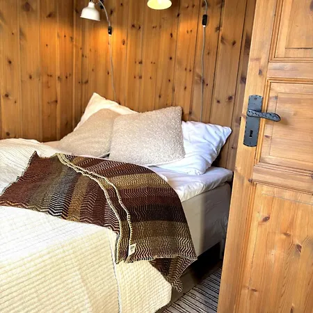 Holiday home Stallen - Koselig Lite Hus Pa Gardstun Skjak